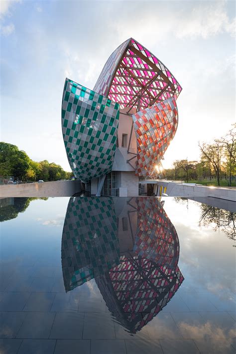 daniel buren fondation louis vuitton|daniel buren collection.